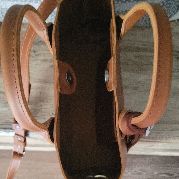 Portland Leather Goods Large Honey Raindrop Bag With Extras - Picture 5 of 14